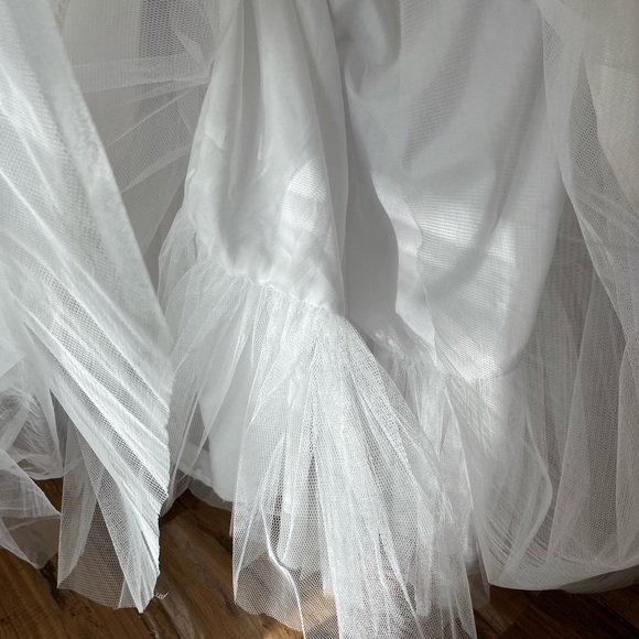 JEWEL Davids Bridal Tiered Tulle Wedding Ball Gown White Beaded Strapless Train - Picture 9 of 16